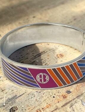 HENRI BENDEL NEW YORK VINTAGE ENAMEL HINGED BANGLE